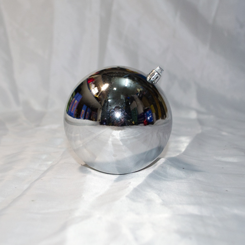 Большая елочная игрушка шар серебристого цвета для украшения елок и интерьера 10 см