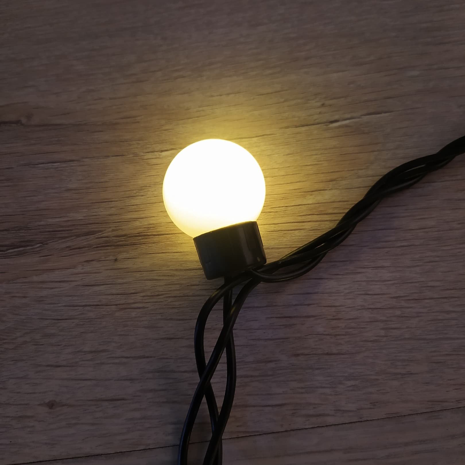 Уличная светодиодная гирлянда "Глянцевые шарики" 2,8 см (НГ-11) тёплый свет