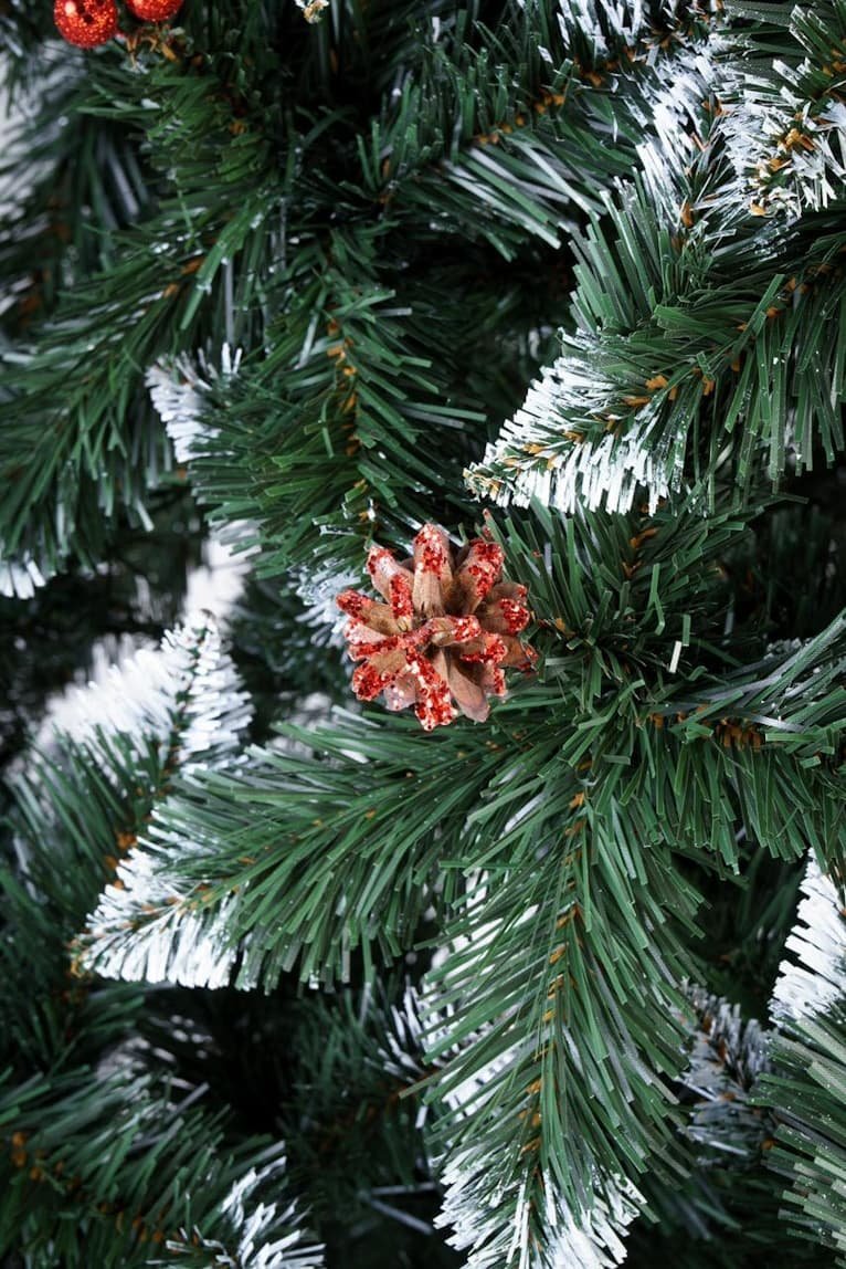 Искусственная елка "Сибирь" с красными шишками и рябиной высота 180 см диаметр 110 см